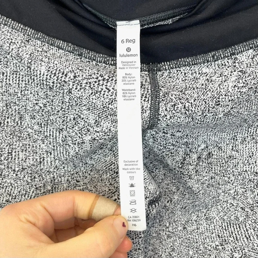 Vtg y2k Lululemon Astro Pants in Inverted Feathered Jacquard White / Black